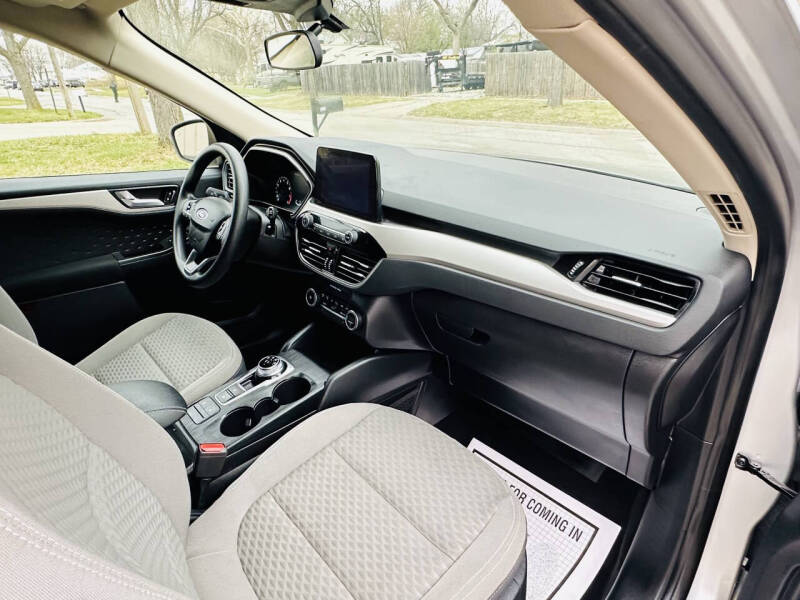 2020 Ford Escape SE