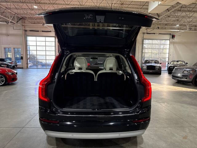 2022 Volvo XC90 T5 Momentum