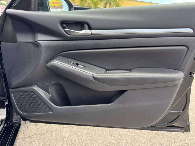 2022 Nissan Altima 2.5 SV