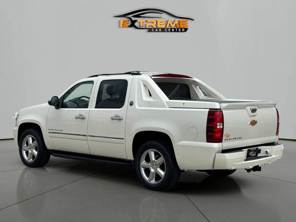 2013 Chevrolet Avalanche for sale at Extreme Car Center in Detroit, MI