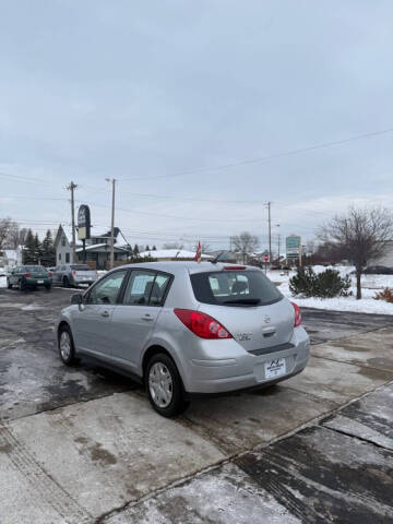 2010 Nissan Versa 1.8 S