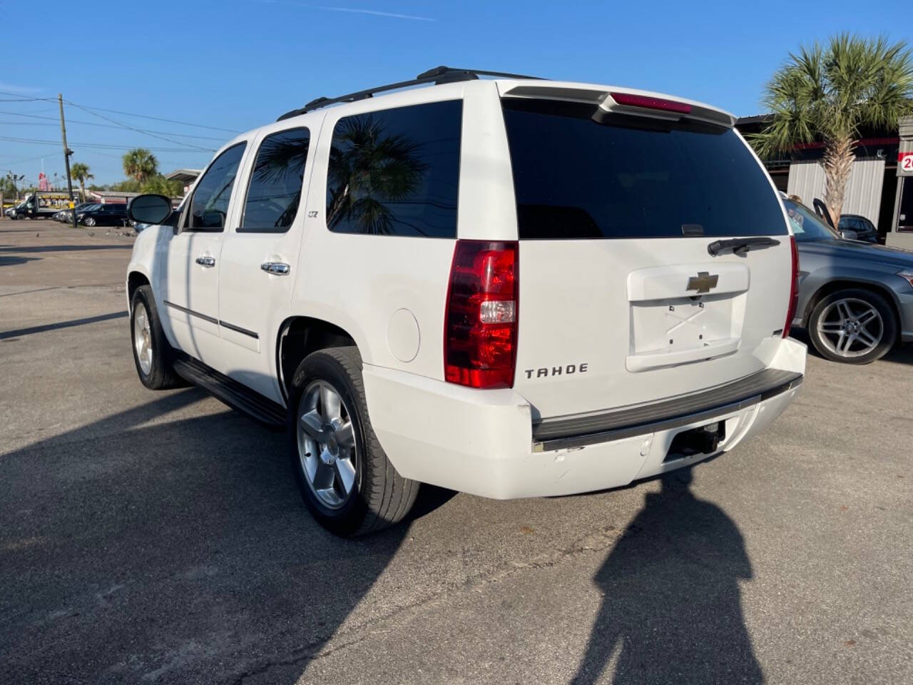 2011 Chevrolet Tahoe for sale at SMART CHOICE AUTO in Pasadena, TX