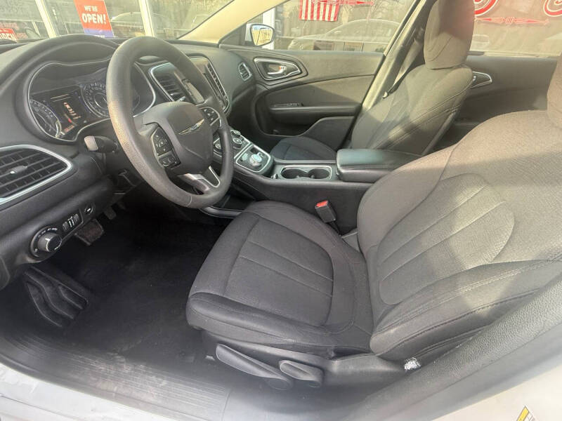 2017 Chrysler 200 Limited