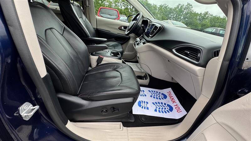 2017 Chrysler Pacifica Touring-L Plus