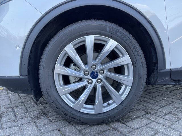 2021 Ford Escape Hybrid Titanium