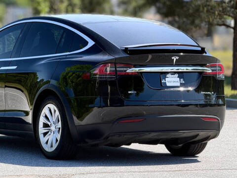 2019 Tesla Model X Standard Range