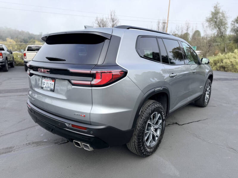 2024 GMC Acadia AT4