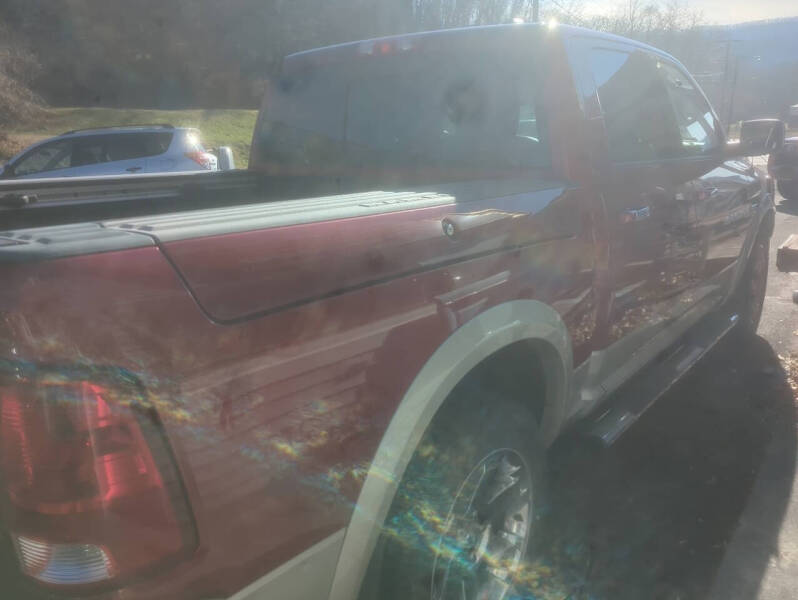 2011 Ram 1500 Laramie photo 3