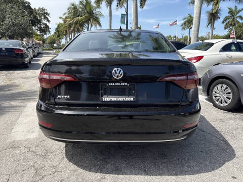 2019 Volkswagen Jetta R-Line