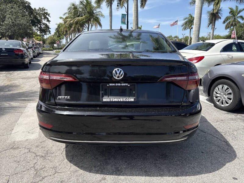 2019 Volkswagen Jetta R-Line