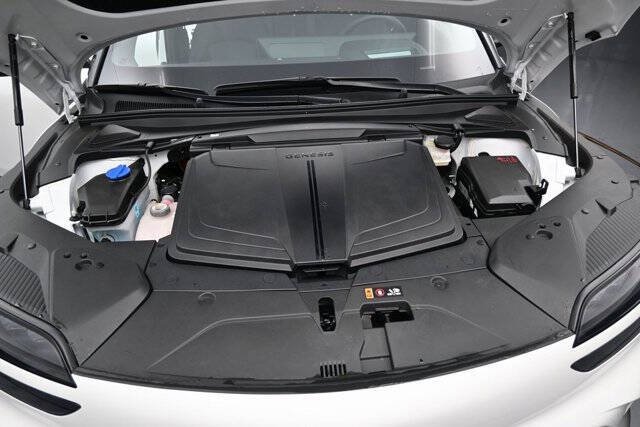 2025 Genesis GV60 Standard