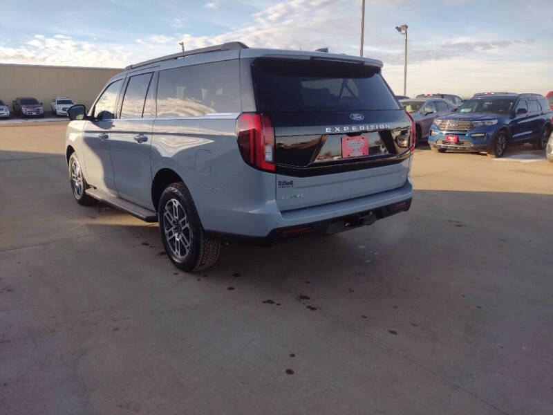 2026 Ford Expedition MAX Active