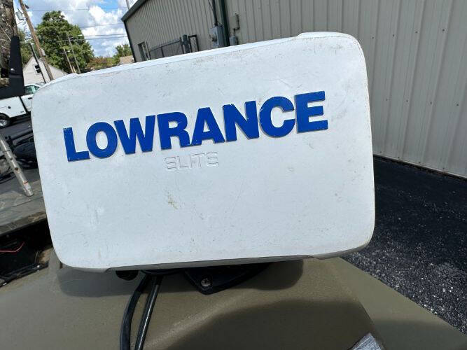 2017 Tracker Grizzly