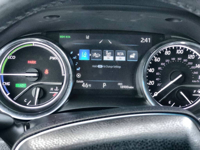 2020 Toyota Camry Hybrid XLE