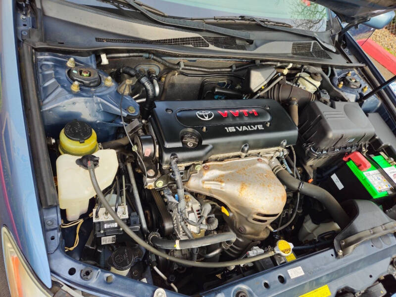 2004 Toyota Camry LE