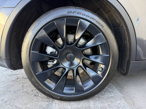 2024 Tesla Model Y Long Range