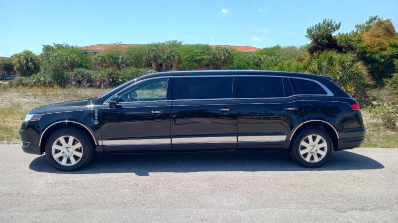 2014 Lincoln MKT's photo