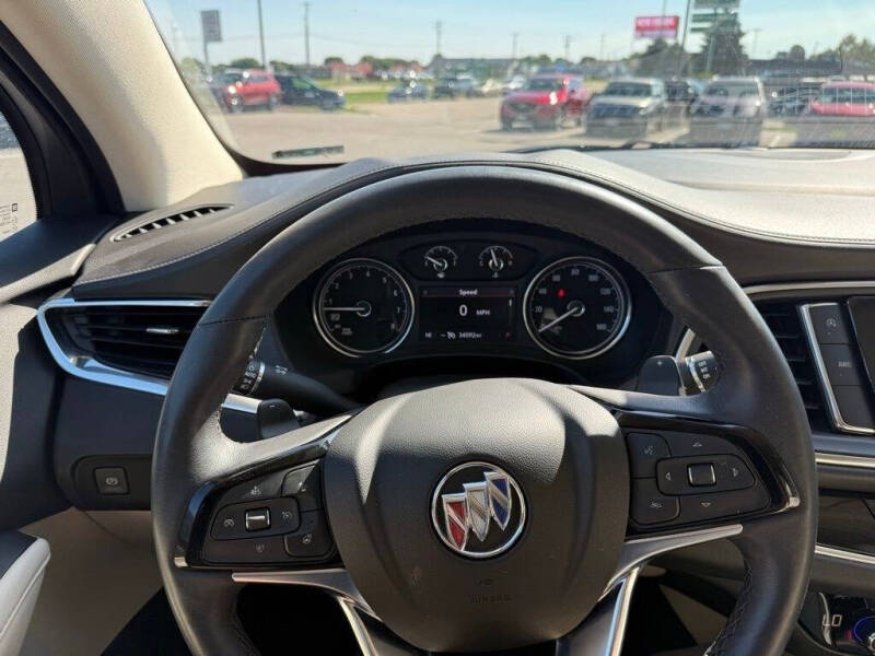 2023 Buick Enclave Essence