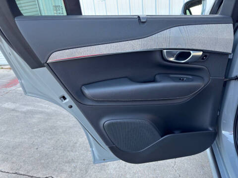 2024 Volvo XC90 Recharge T8 Ultimate Bright Theme 7P