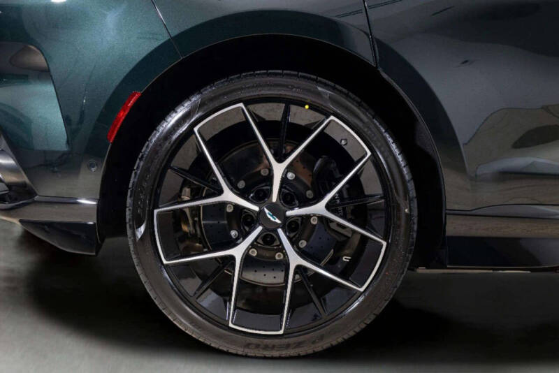 2026 Aston Martin DBX 707
