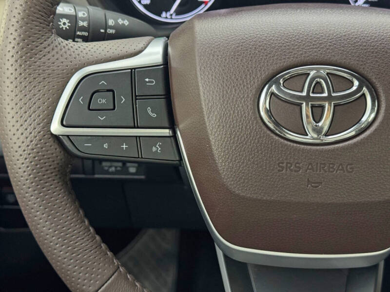 2024 Toyota Sienna Platinum 7-Passenger