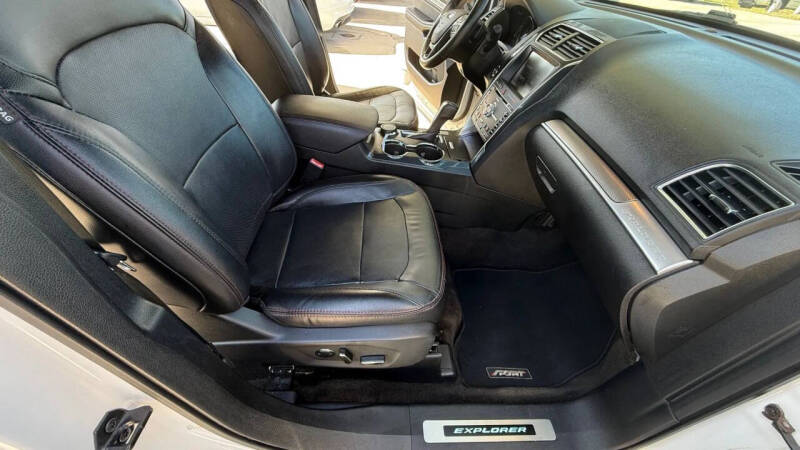 2016 Ford Explorer Sport