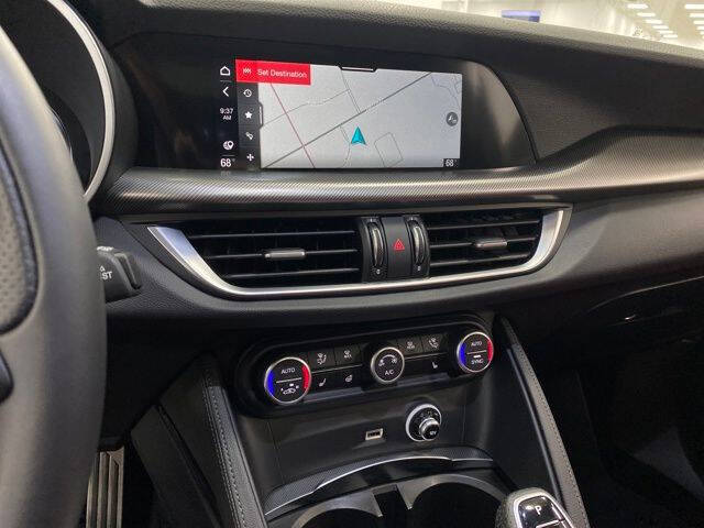 2024 Alfa Romeo Stelvio Ti