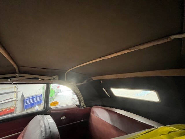 1948 Ford Super Deluxe