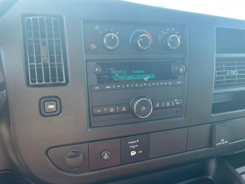 2023 Chevrolet Express 2500