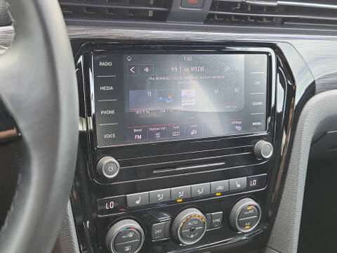 2022 Volkswagen Passat R-Line