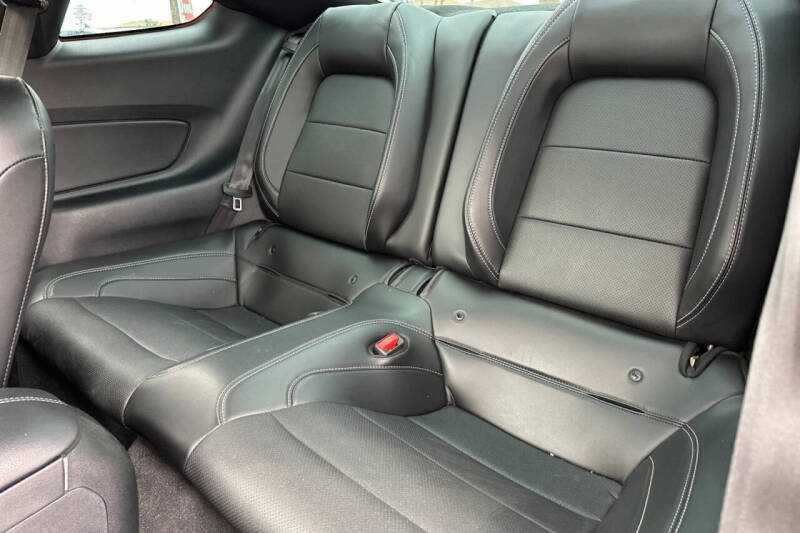 2022 Ford Mustang Mach 1