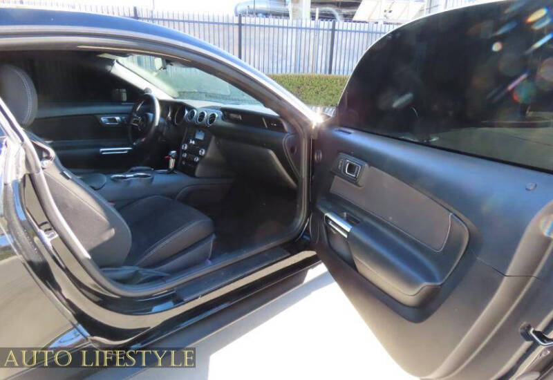 2022 Ford Mustang EcoBoost