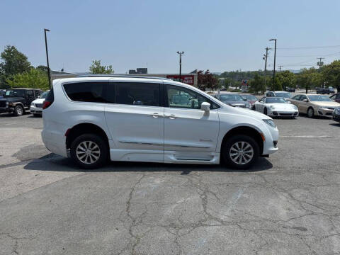 2018 Chrysler Pacifica Touring L Plus