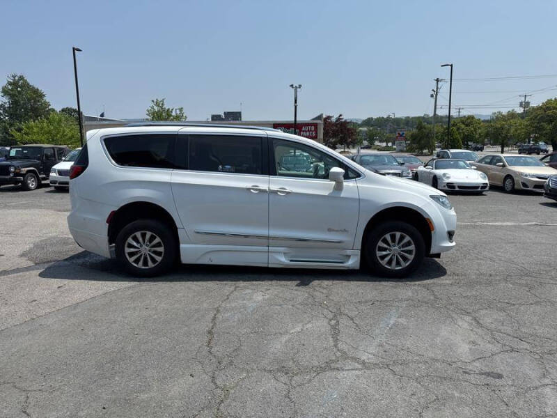 2018 Chrysler Pacifica Touring L Plus