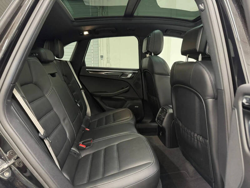 2022 Porsche Macan S