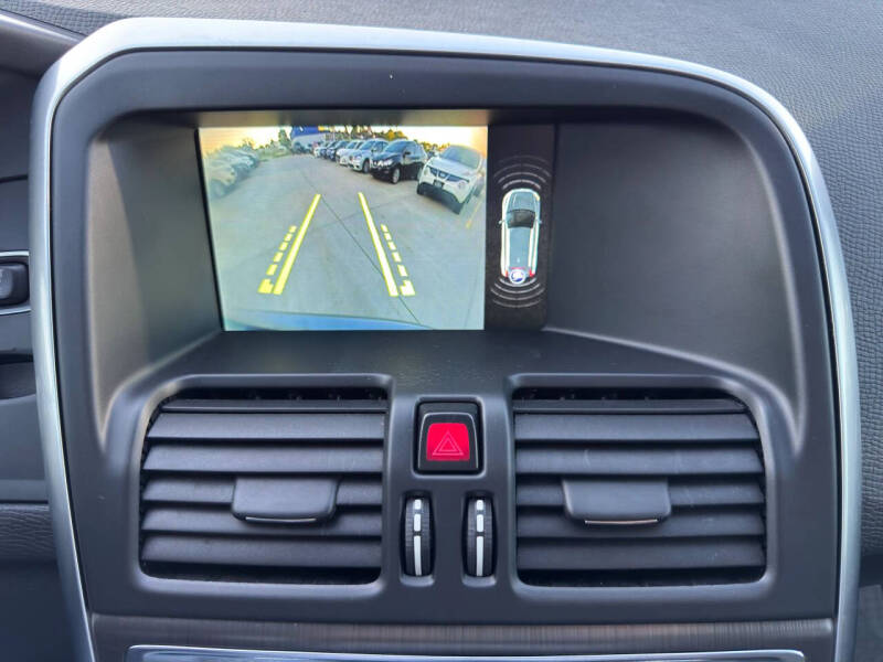 2016 Volvo XC60 T5 Drive-E Premier