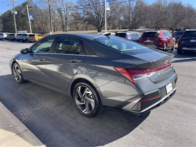 2024 Hyundai Elantra SEL