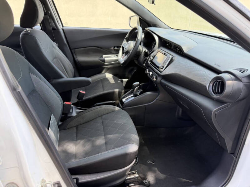 2020 Nissan Kicks S