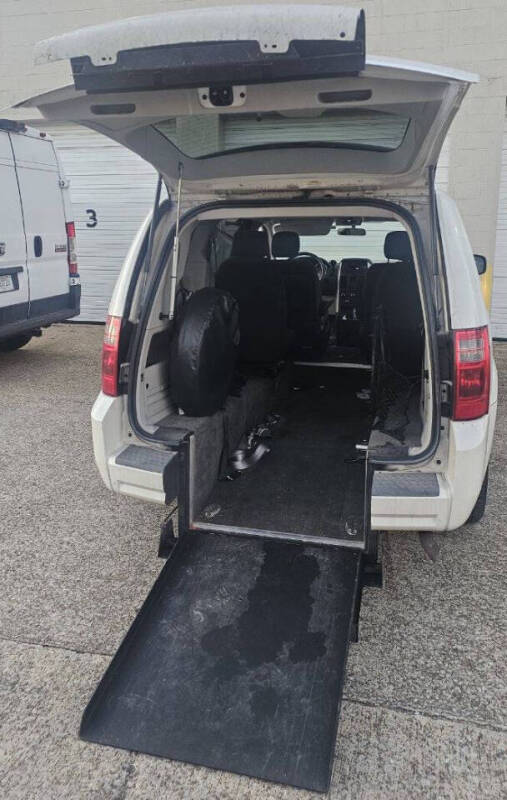 2008 Dodge Grand Caravan SXT's photo
