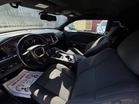 2017 Dodge Challenger SXT