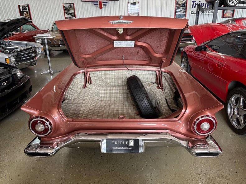 1957 Ford Thunderbird