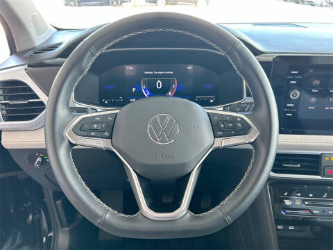 2025 Volkswagen Taos SE