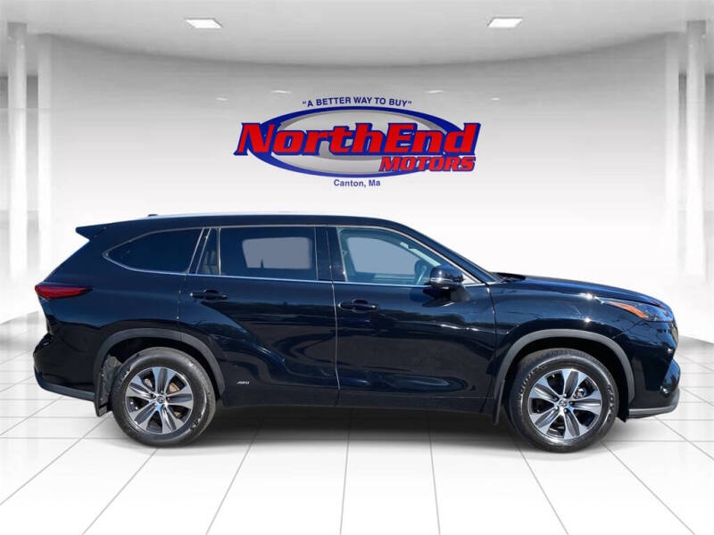 2022 Toyota Highlander Hybrid XLE