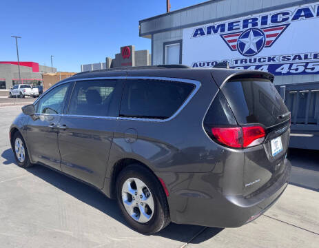2017 Chrysler Pacifica Hybrid Premium