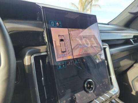 2025 GMC Yukon Elevation