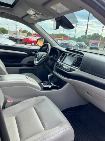 2018 Toyota Highlander SE