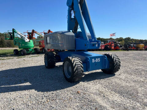 2015 Genie S-85 Boom / Manlift