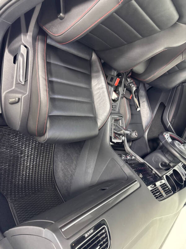 2021 Volkswagen Golf GTI S