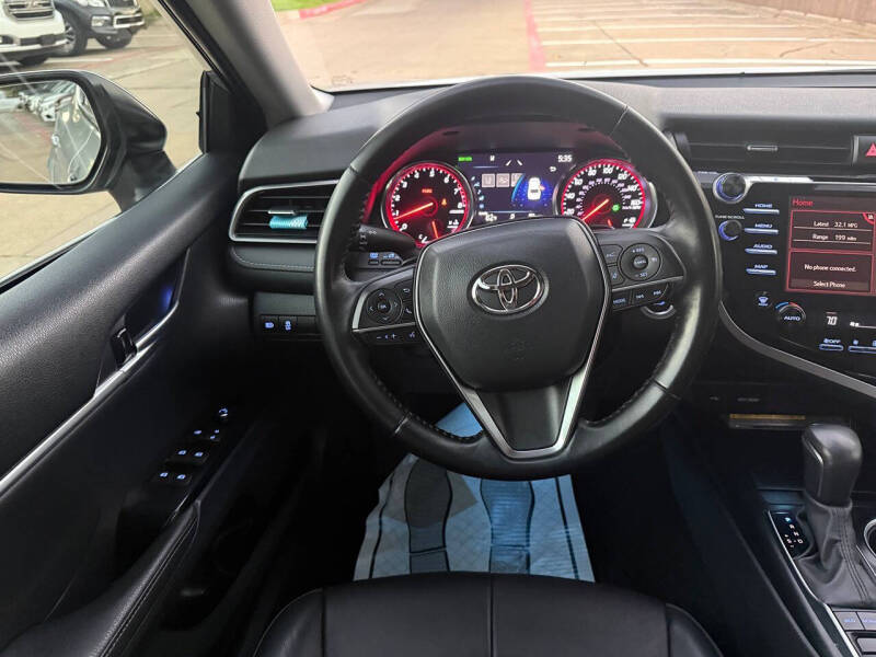 2020 Toyota Camry XSE