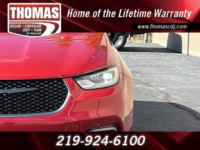 2026 Chrysler Pacifica Select